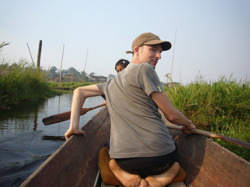 Travel - Myanmar - Inle Lake - Second Boat Trip - The Drivers Village - Paddling through the Village